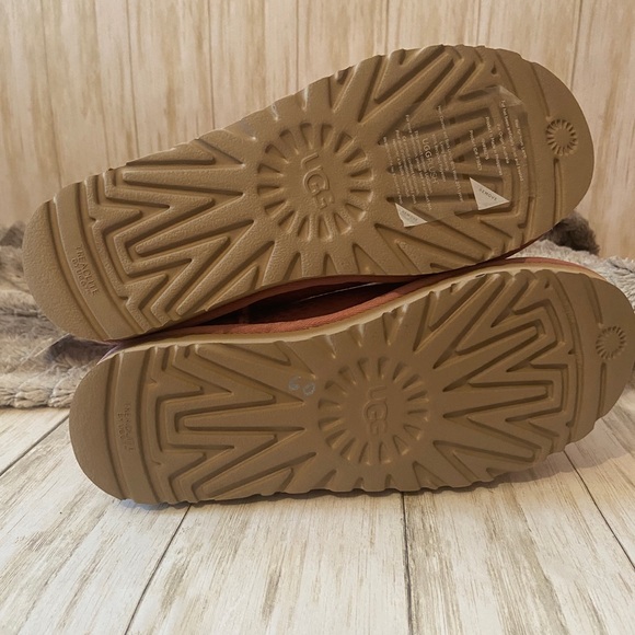 UGG PINK SNOW LEOPARD BOOTS NWOT - Picture 4 of 4